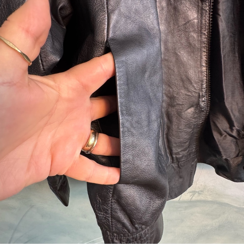 Embroidered Black Leather Jacket vintage size M - Picture 9 of 11